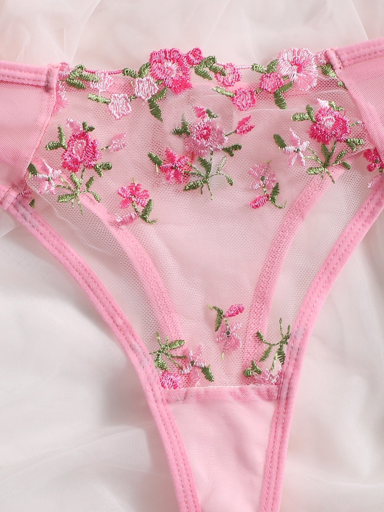 Ensemble soutien-gorge et string fleuris transparents Lila